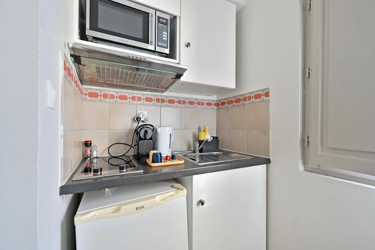 Apartment Au Coeur Des Papes, Dans Batisse De Charme Studios & Appartements En Coeur De Ville Avignon