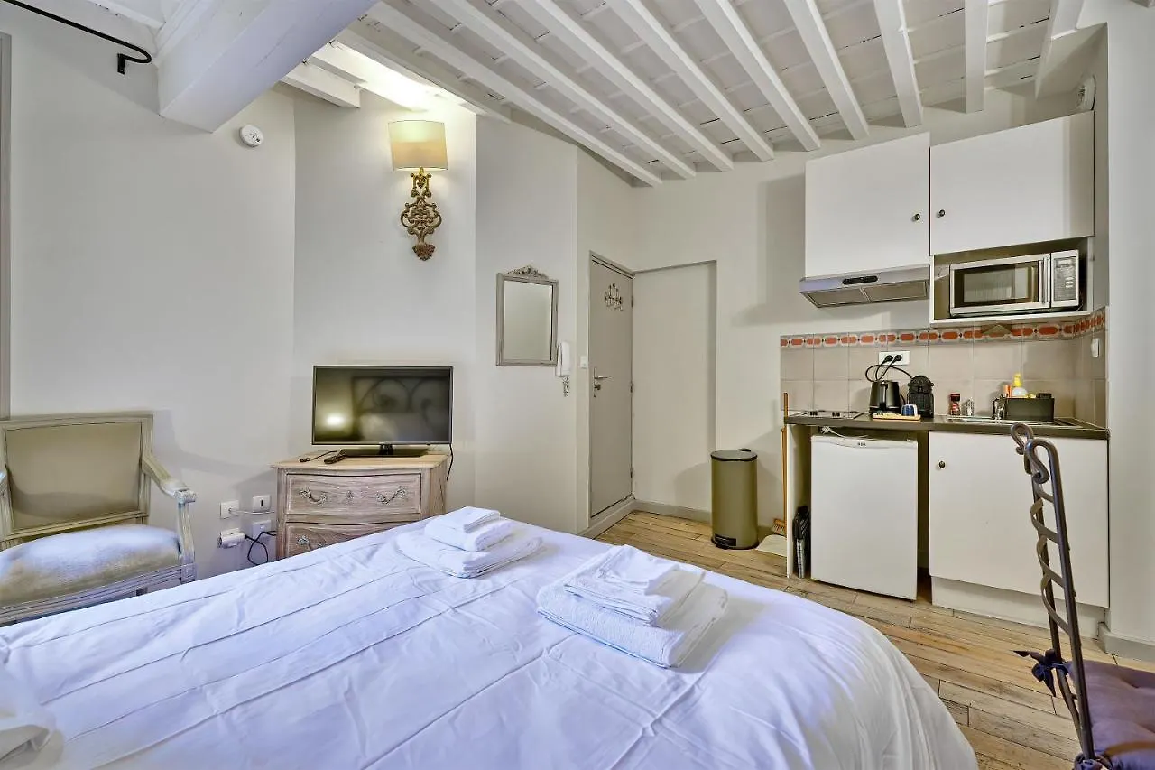 אביניון Au Coeur Des Papes, Dans Batisse De Charme Studios & Appartements En Coeur De Ville דירה