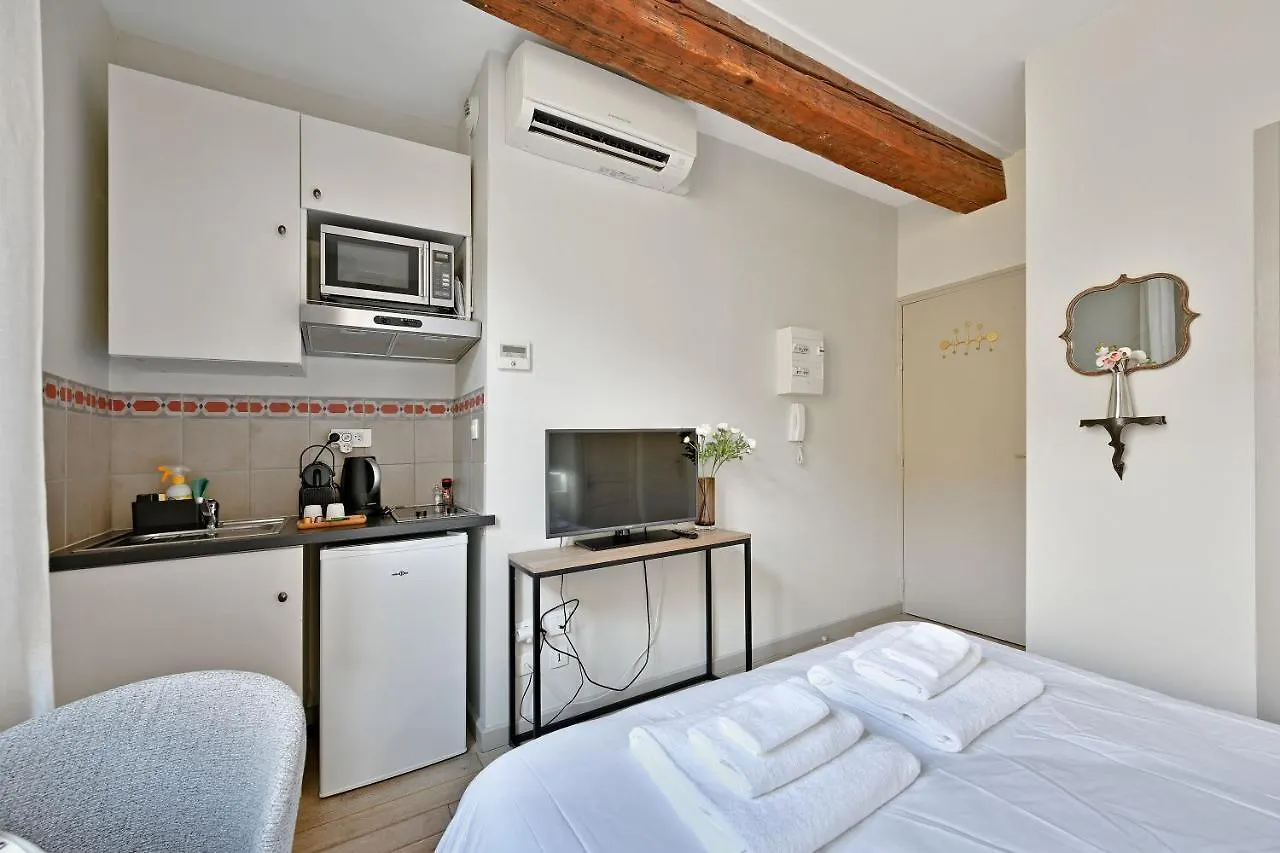 Apartman Au Coeur Des Papes, Dans Batisse De Charme Studios & Appartements En Coeur De Ville Avignon