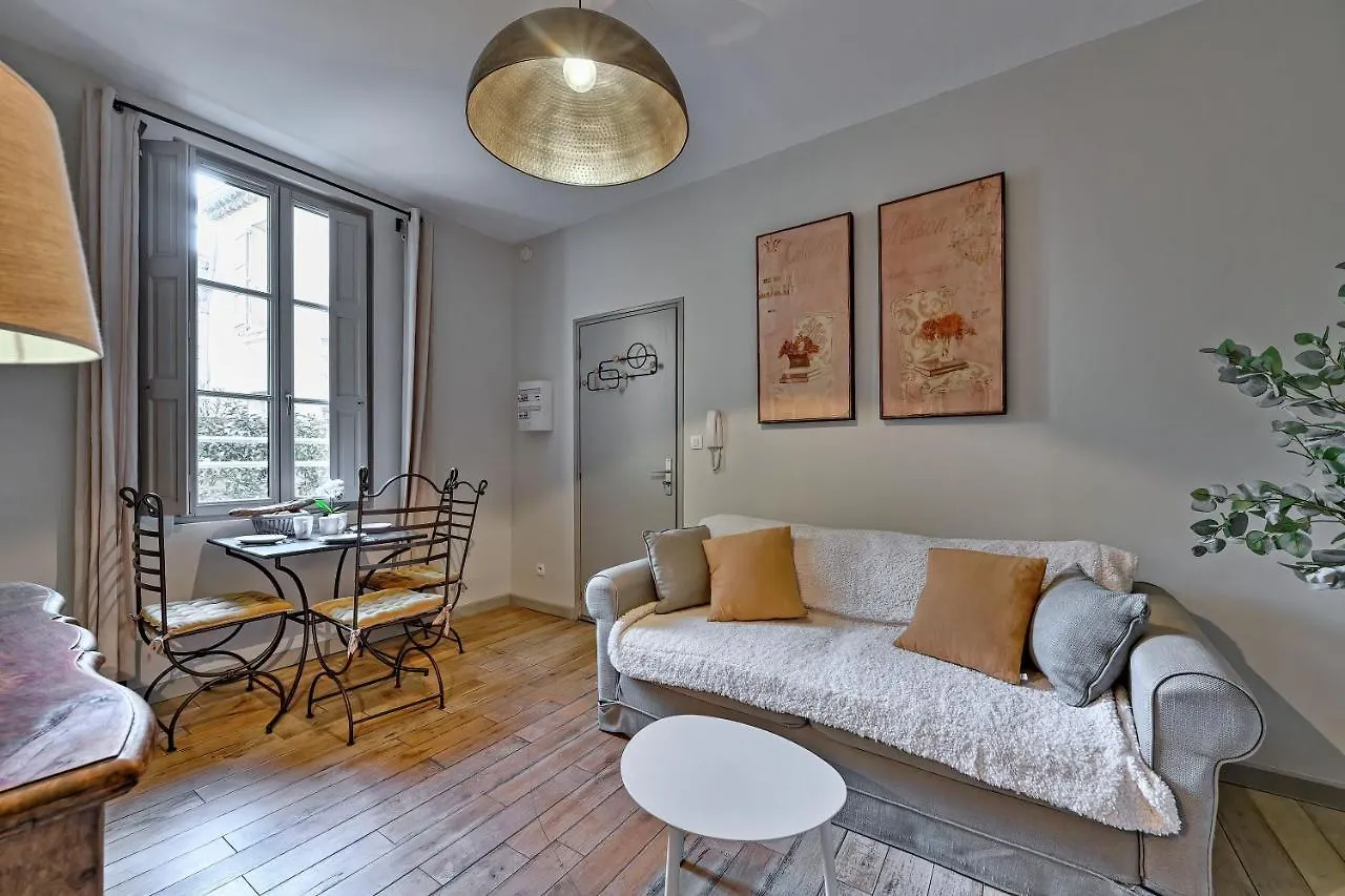 דירה אביניון Au Coeur Des Papes, Dans Batisse De Charme Studios & Appartements En Coeur De Ville