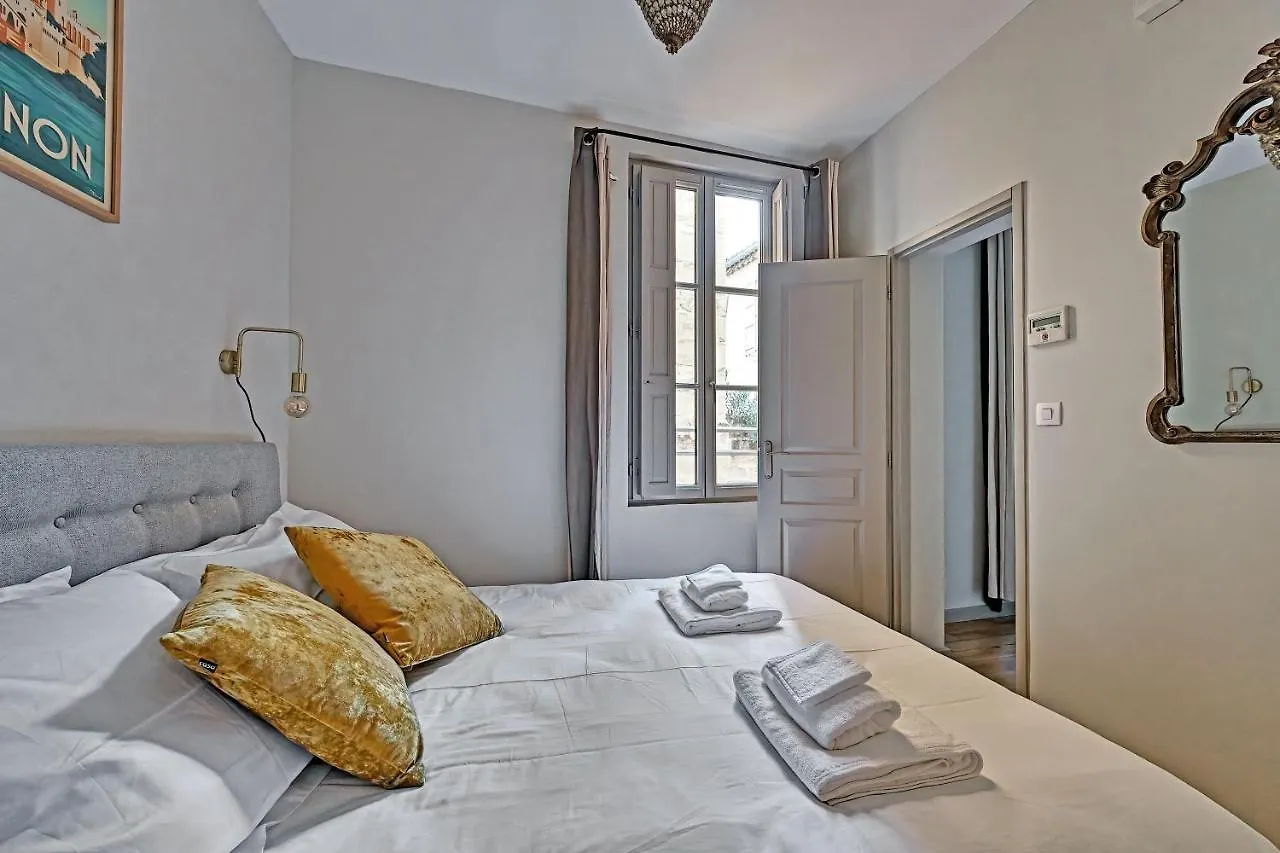 אביניון Au Coeur Des Papes, Dans Batisse De Charme Studios & Appartements En Coeur De Ville דירה