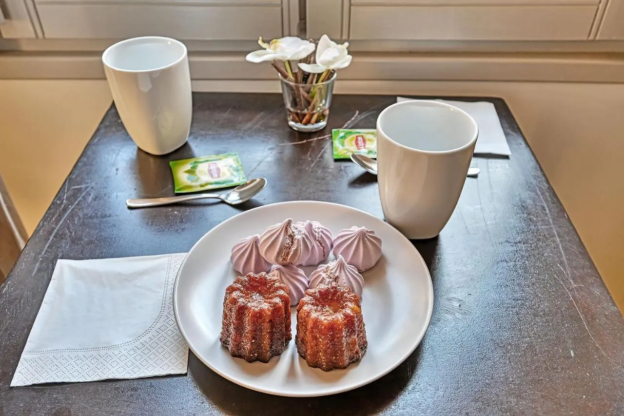 Apartment Au Coeur Des Papes, Dans Batisse De Charme Studios & Appartements En Coeur De Ville Avignon France