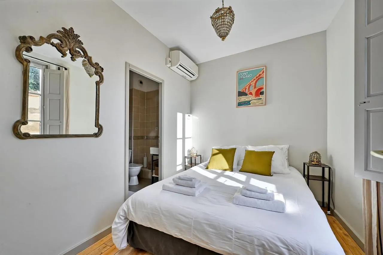 Au Coeur Des Papes, Dans Batisse De Charme Studios & Appartements En Coeur De Ville Avignon 0*,
