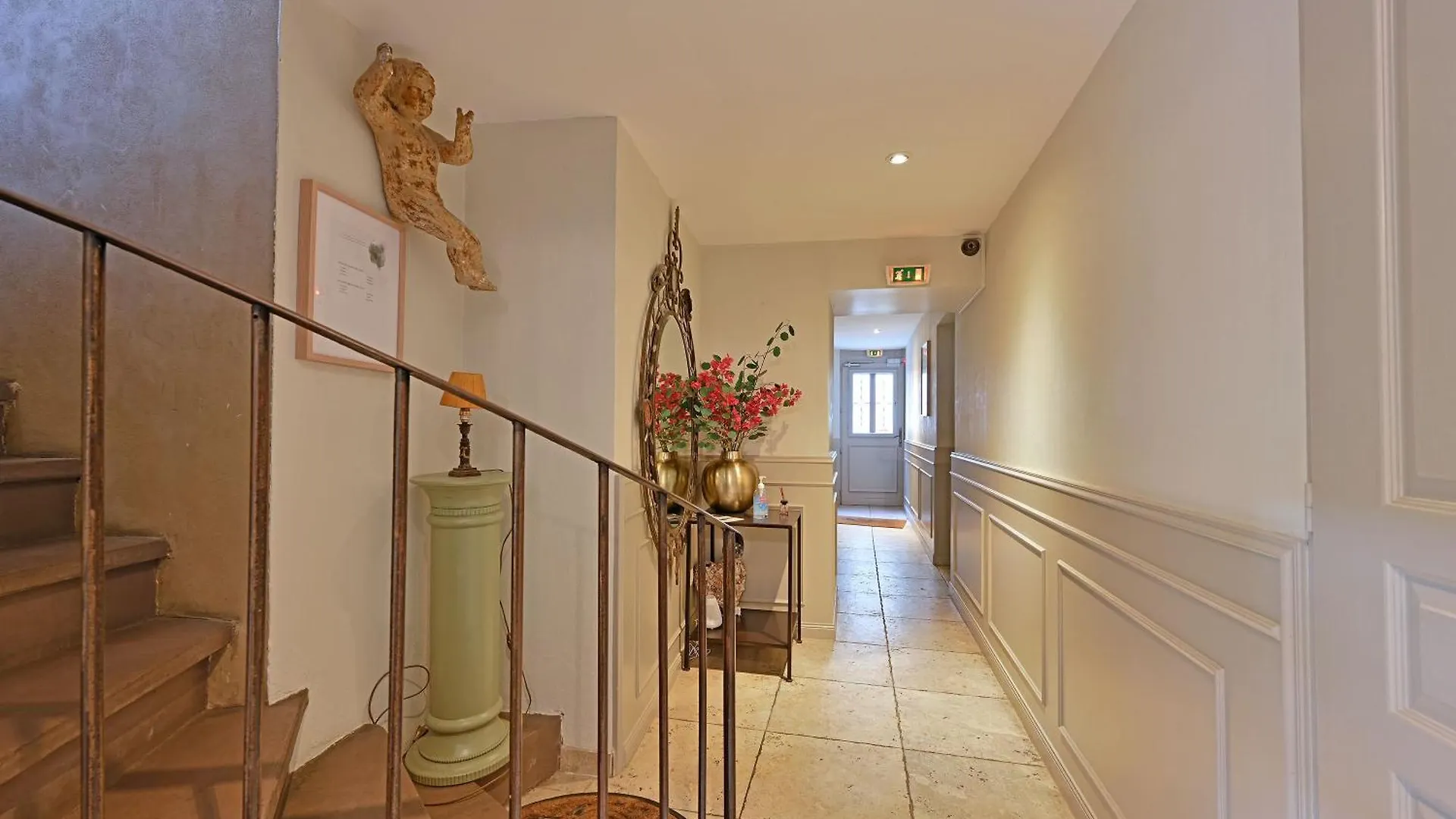 אביניון Au Coeur Des Papes, Dans Batisse De Charme Studios & Appartements En Coeur De Ville דירה