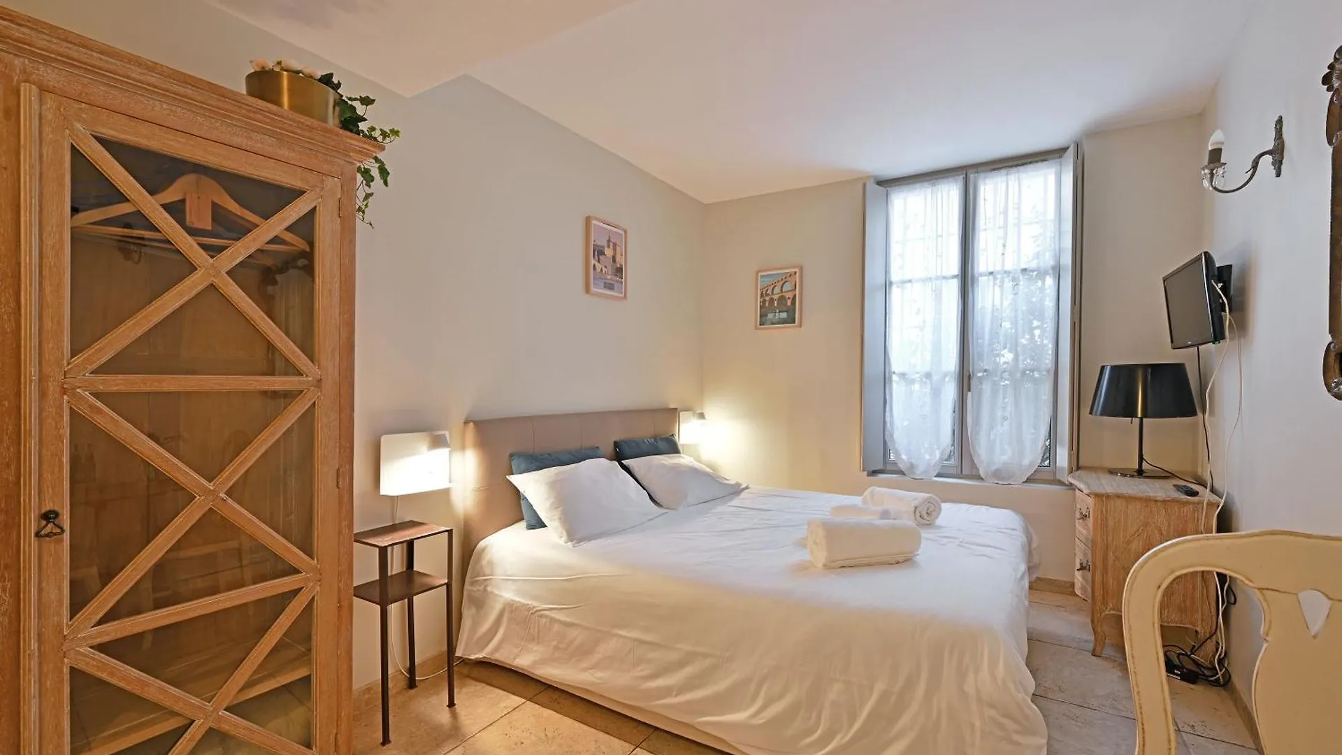 דירה אביניון Au Coeur Des Papes, Dans Batisse De Charme Studios & Appartements En Coeur De Ville צרפת
