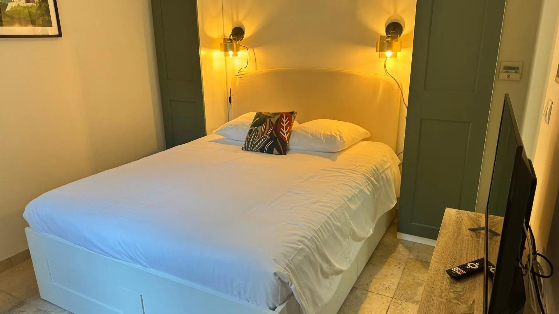 Apartment Au Coeur Des Papes, Dans Batisse De Charme Studios & Appartements En Coeur De Ville Avignon