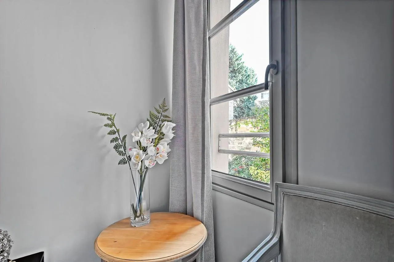 Appartamento Au Coeur Des Papes, Dans Batisse De Charme Studios & Appartements En Coeur De Ville Avignone