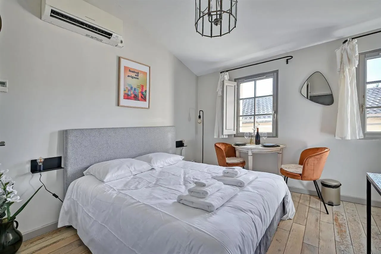 Au Coeur Des Papes, Dans Batisse De Charme Studios & Appartements En Coeur De Ville Avignon Apartment