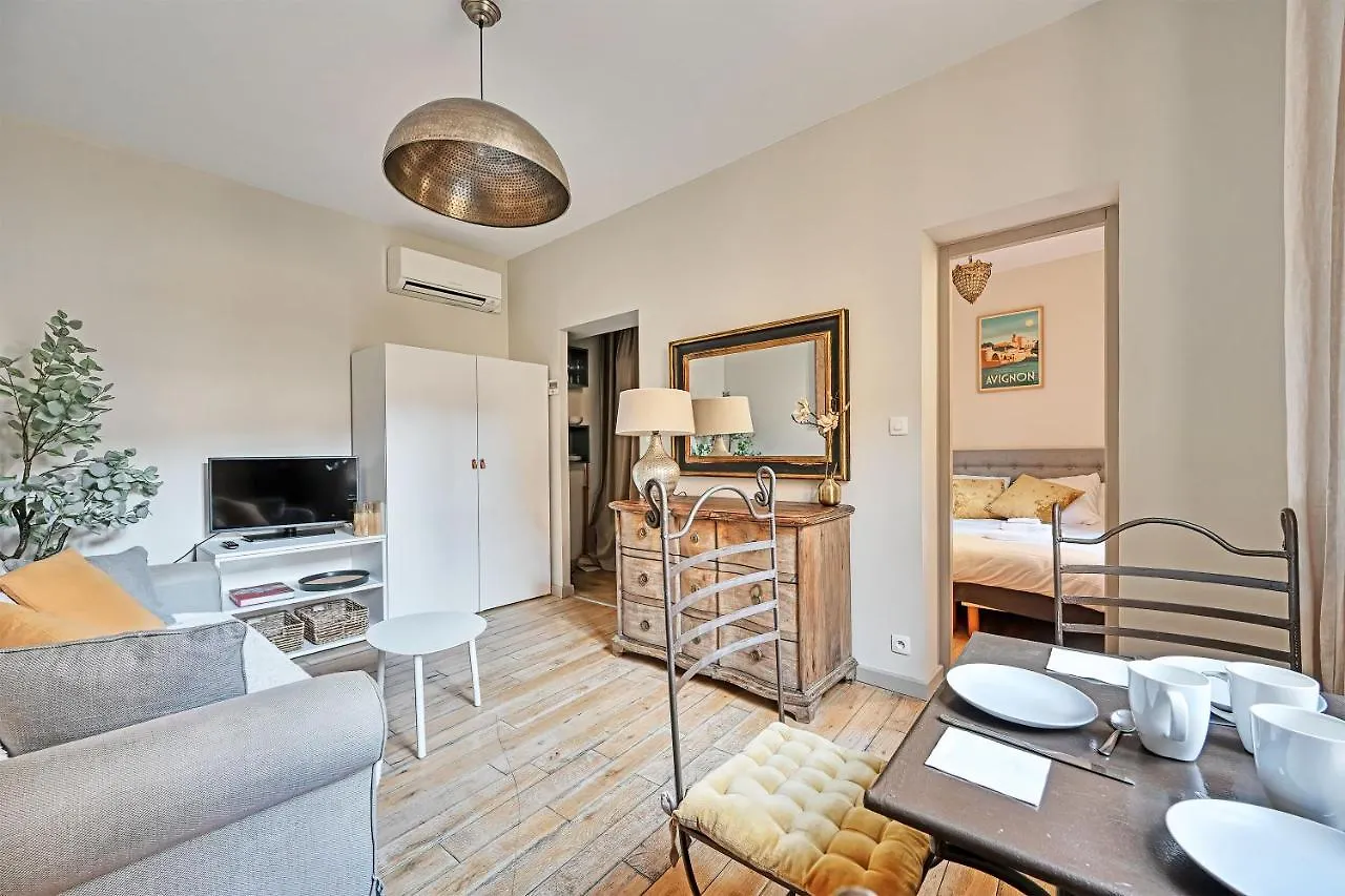 Au Coeur Des Papes, Dans Batisse De Charme Studios & Appartements En Coeur De Ville Avignon 0*,  France