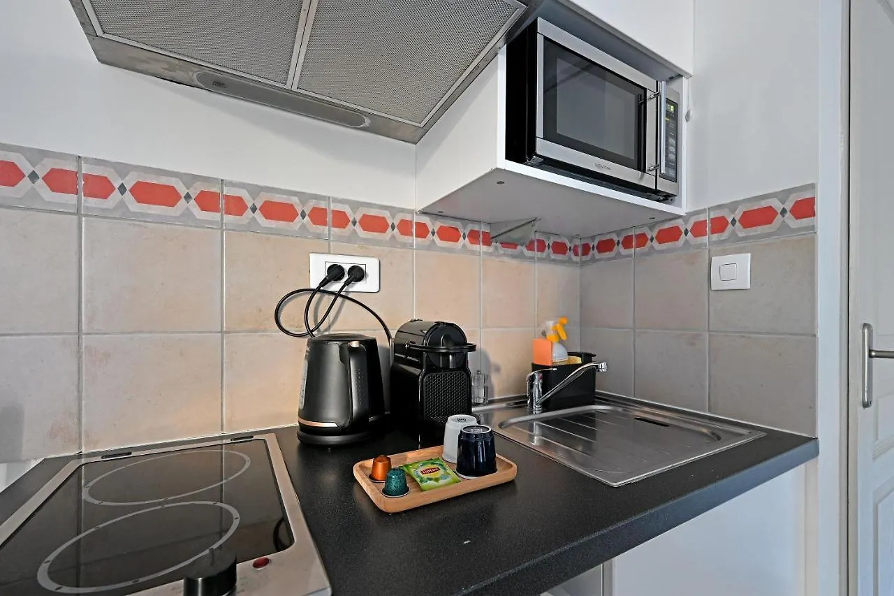 Appartamento Au Coeur Des Papes, Dans Batisse De Charme Studios & Appartements En Coeur De Ville Avignone