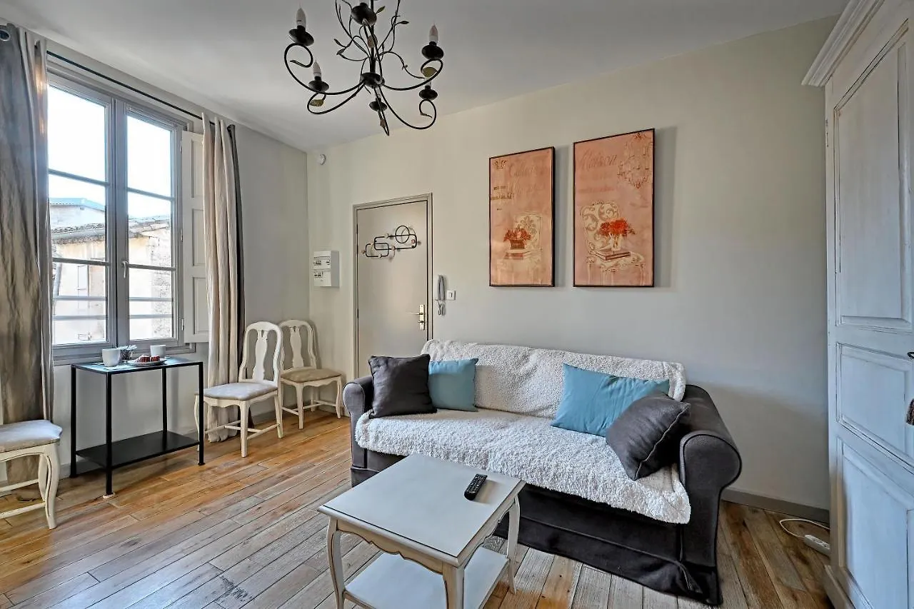 Au Coeur Des Papes, Dans Batisse De Charme Studios & Appartements En Coeur De Ville Avignone Appartamento